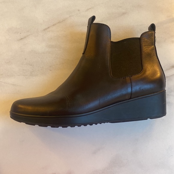 Cole Haan waterproof Chelsea ankle boots - Picture 6 of 6